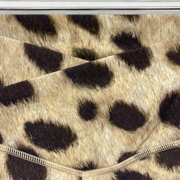 Weworewhat NWT Tan Leopard Splice Legging Biker Activewear Shorts Size Small - Picture 3 of 11